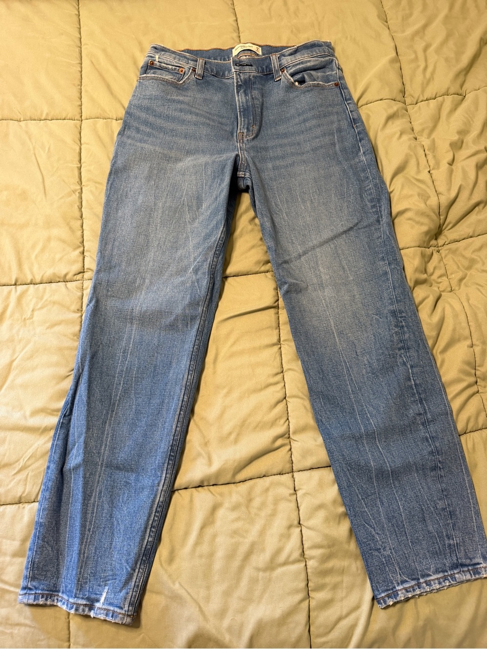 Abercrombie & Fitch Women's Light Blue Straight-Leg Jeans